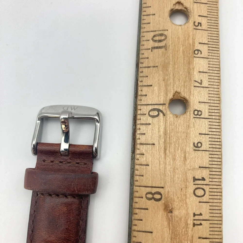 Daniel Wellington Men's Watch 41mm Silver Tone Leather WR 30M New Battery 8.5